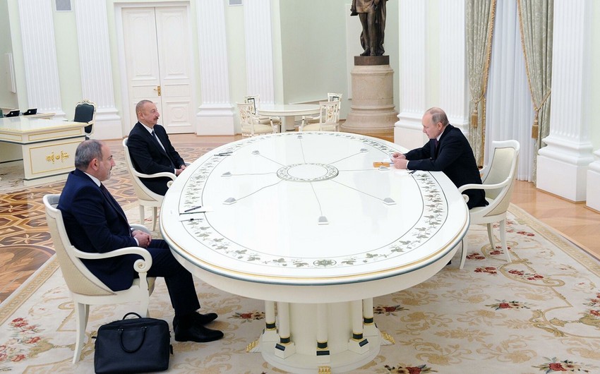 Putin invites Ilham Aliyev, Nikol Pashinyan to trilateral summit in Russia