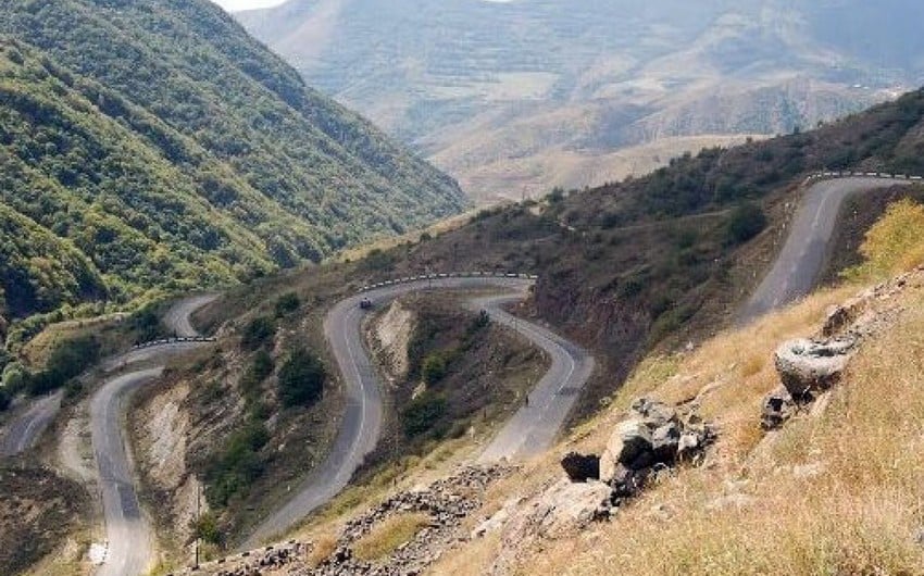 Azerbaijani MP proposes to establish customs and border posts on Khankandi road