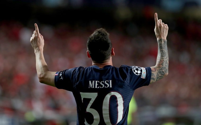 Messi to stay at PSG for one more season