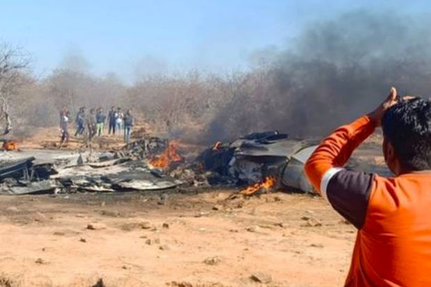 Два самолета ВВС Индии потерпели крушение, один пилот погиб