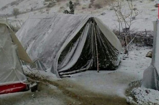 Мать и сын, пострадавшие при землетрясении в Хое, умерли в палатке