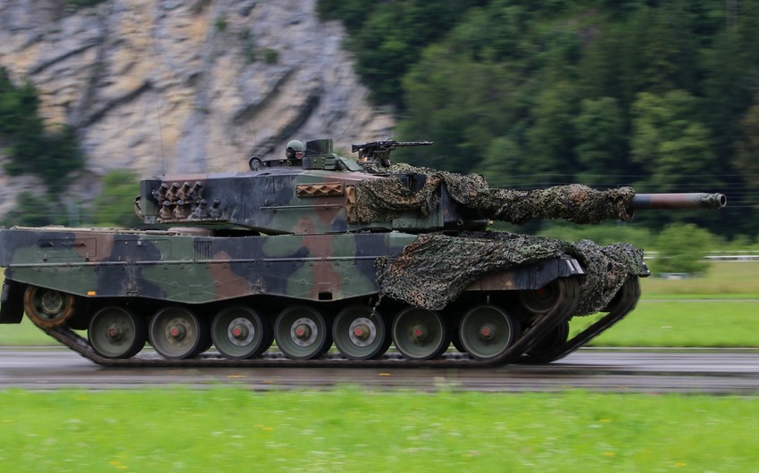 Украинские военные завтра начнут учения на танках Leopard