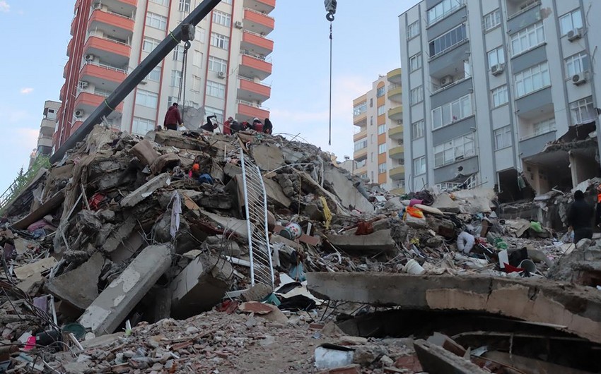При землетрясении в Турции погибли почти 5 900, ранены около 35 тыс. человек