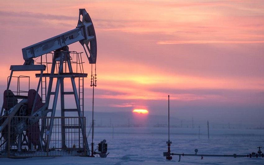 Azerbaijani oil price drops