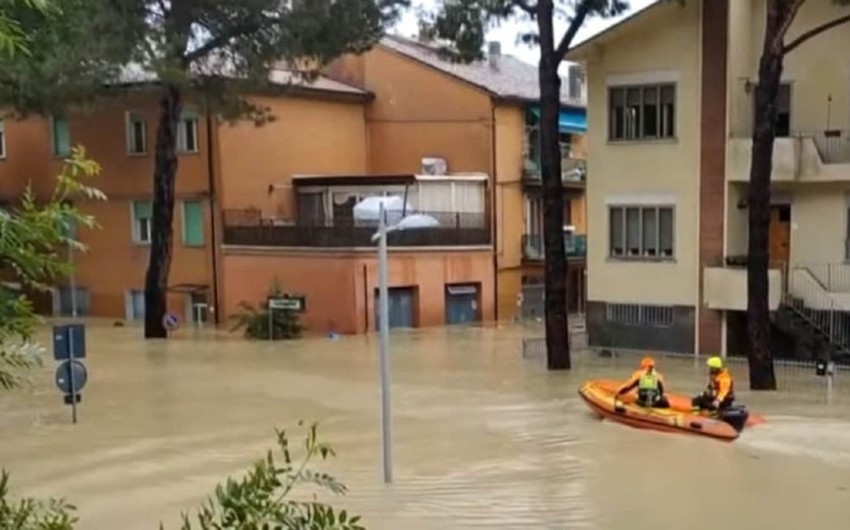 Italy flood deaths rise to 11 as thousands wait to come home