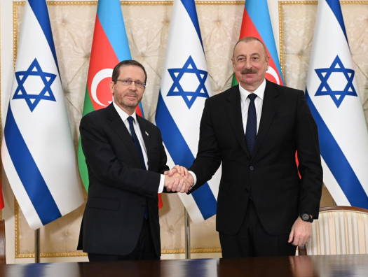 Герцог благодарит Алиева на азербайджанском языке