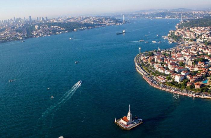 Türkiyə boğazlardan keçən gəmilərdən aldığı rüsumu qaldırır