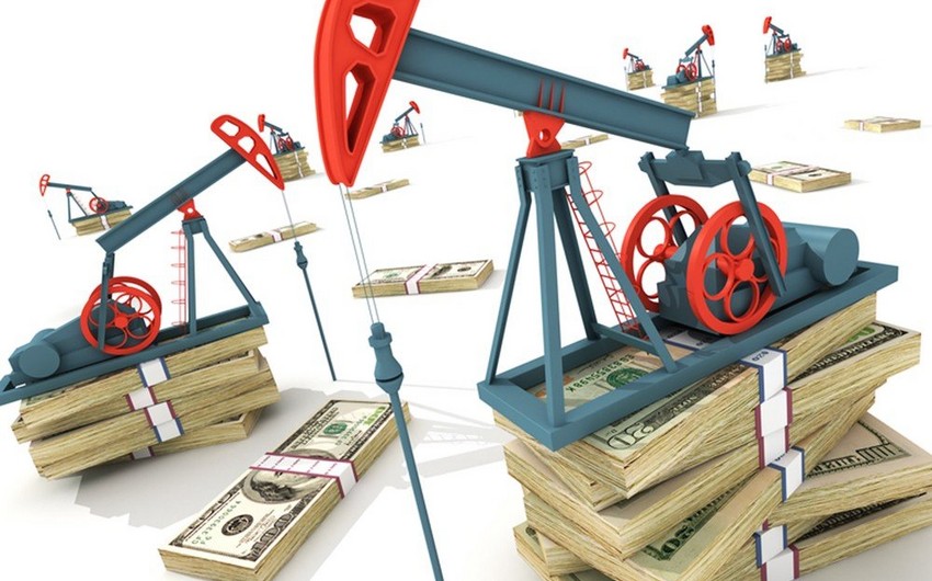 Azerbaijani oil price falls more than 3%