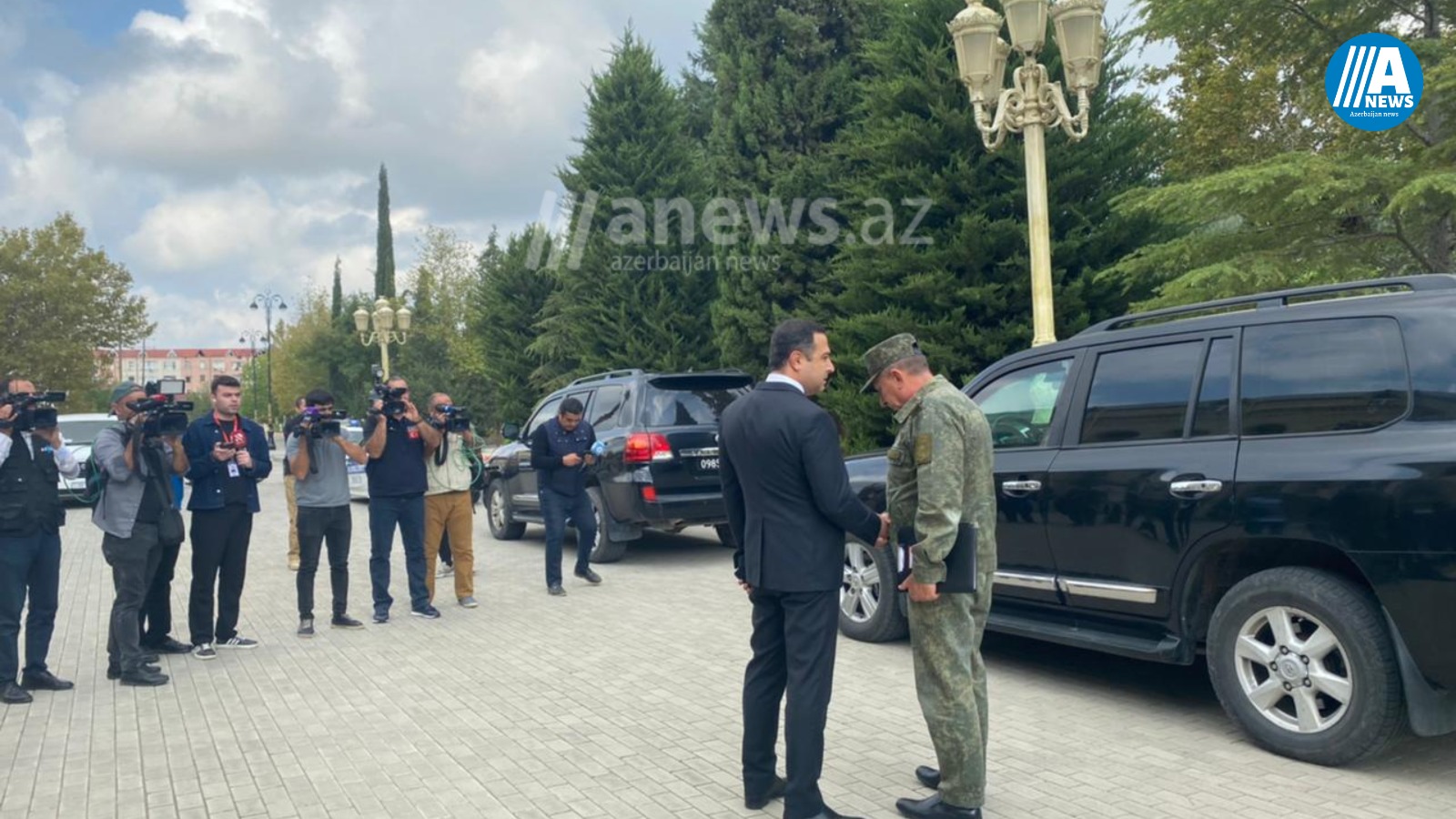 Representatives of Karabakh’s Armenian residents arrive in Yevlakh for meeting