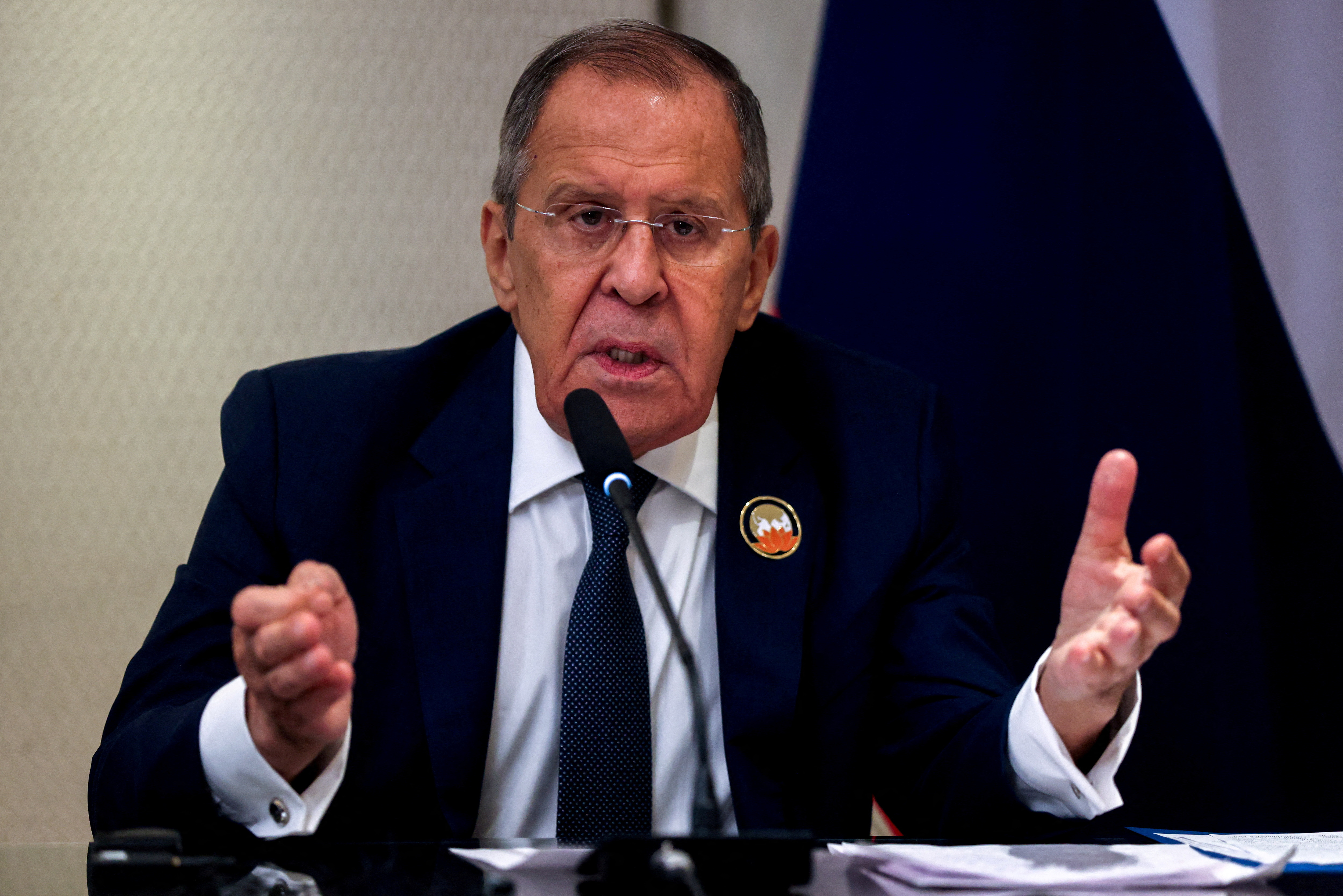 Lavrov sülhməramlıları nümunə göstərib ABŞ və Avropa İttifaqını tənqid edib