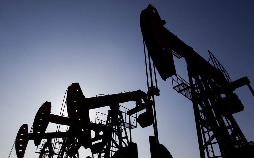 Brent oil falls to $82 per barrel