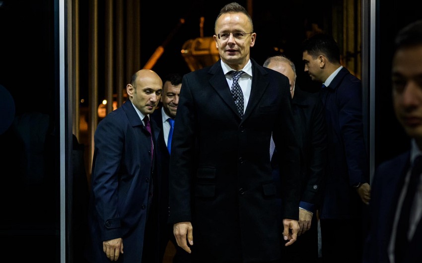 Министр иностранных дел Венгрии прибыл в Азербайджан