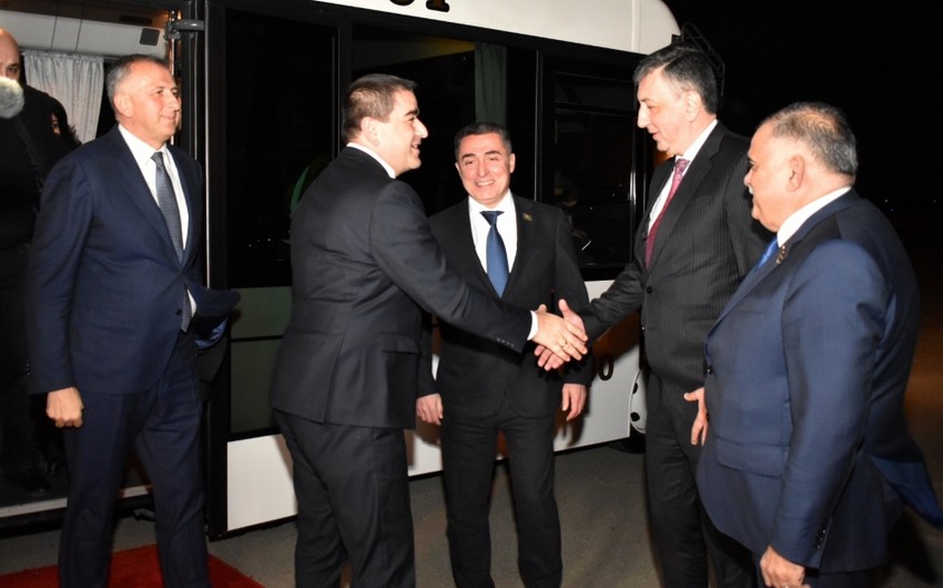 Председатель парламента Грузии прибыл с официальным визитом в Азербайджан