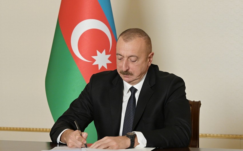 Президент Ильхам Алиев наградил спортсменов и спортивных специалистов