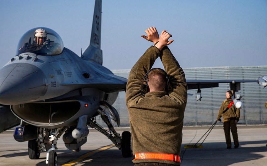 British Ministry of Defense announces completion of training of first Ukrainian F-16 pilots