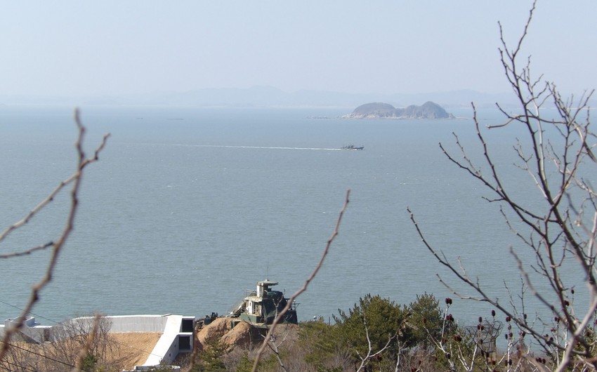 KXDR Cənubi Koreya adalarına doğru 200-ə yaxın artilleriya mərmisi atıb, əhali təxliyə edilir