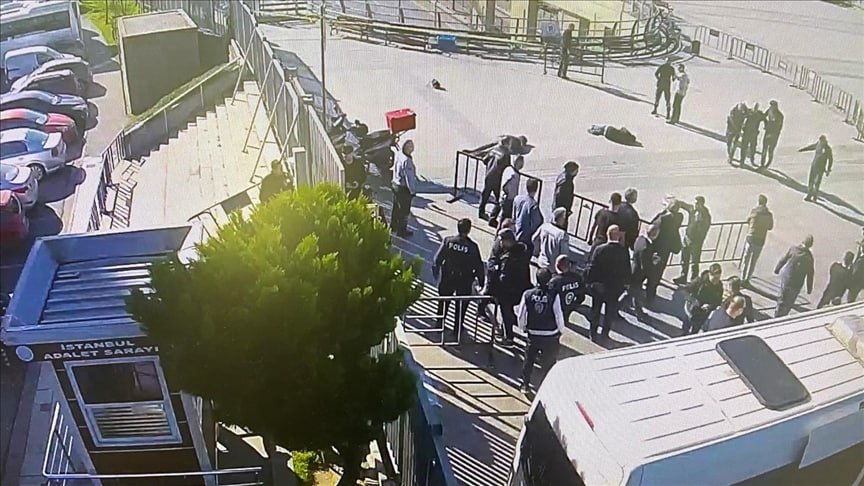 İstanbul Çağlayan Ədliyyəsinin nəzarət-buraxılış məntəqəsində silahlı basqın olub - Video