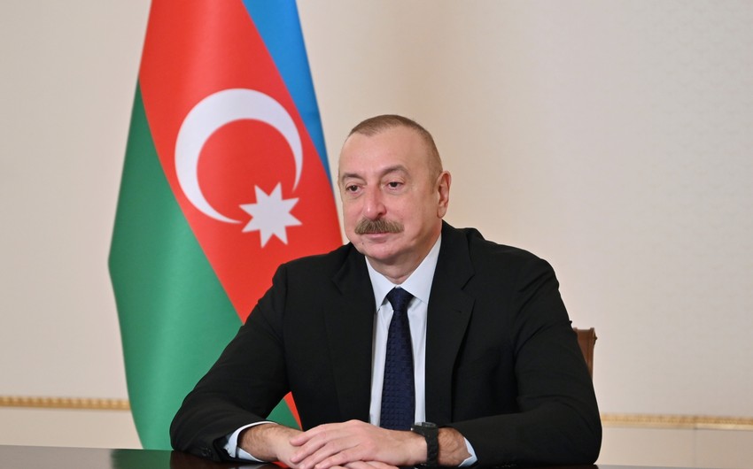Presidential candidates Zahid Oruj, Gudrat Hasanguliyev make phone call to Ilham Aliyev