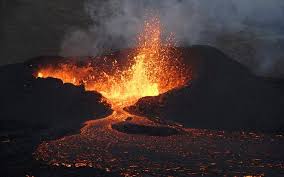 İslandiyada vulkan püskürüb,fövqəladə vəziyyət elan olunub