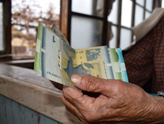 Пенсионеры получат надбавку за январь и февраль