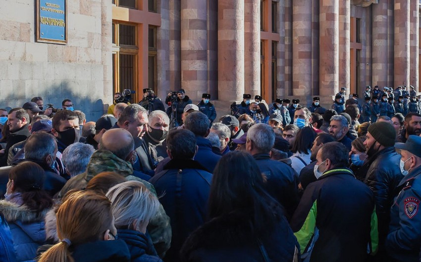 Parents of missing servicemen holding protest in Yerevan