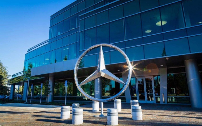 Mercedes-Benz recalls 250,000 cars worldwide