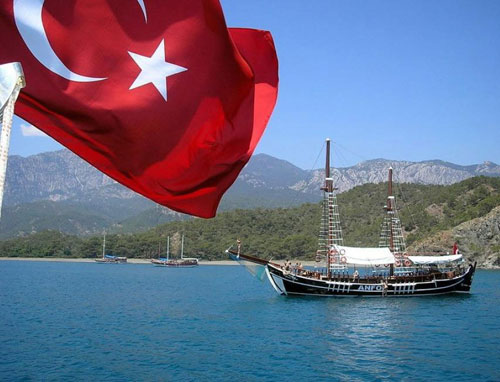 Yanvarda Türkiyəyə turist axını 2% artıb 