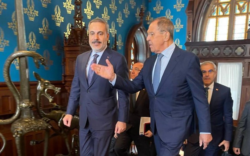Turkish FM meets with his Russian counterpart
