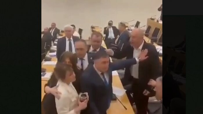 Gürcüstan parlamentində dava düşüb