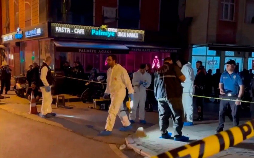 В Стамбуле два человека погибли при вооруженном нападением на кафе