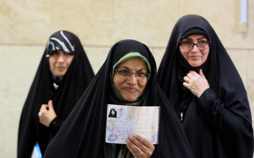 İranda prezidentliyə namizəd ilk qadın müraciətini geri çəkib