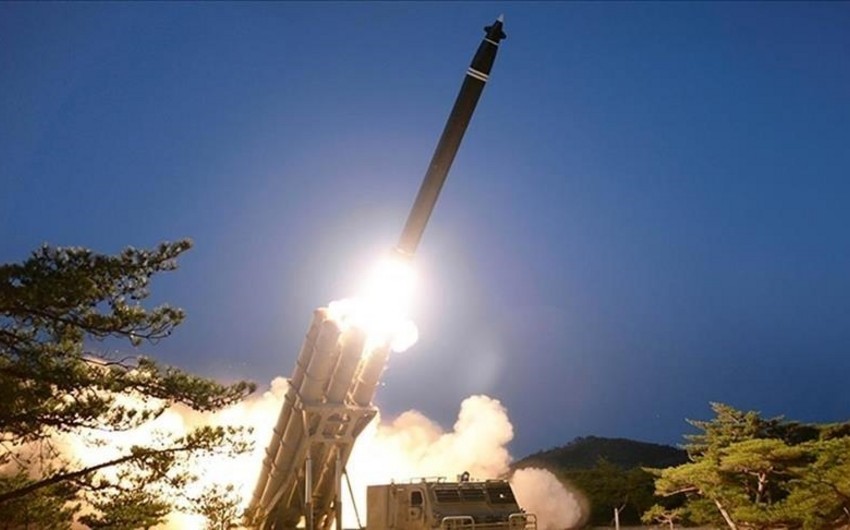 СМИ: КНДР запустила баллистическую ракету