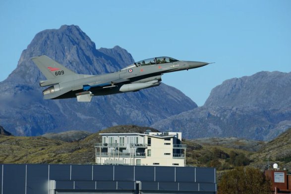 Norveç Ukraynaya F-16 verəcək