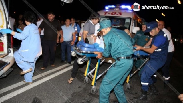 Ermənistanda polis bölməsinə basqın edilib,yaralananlar var