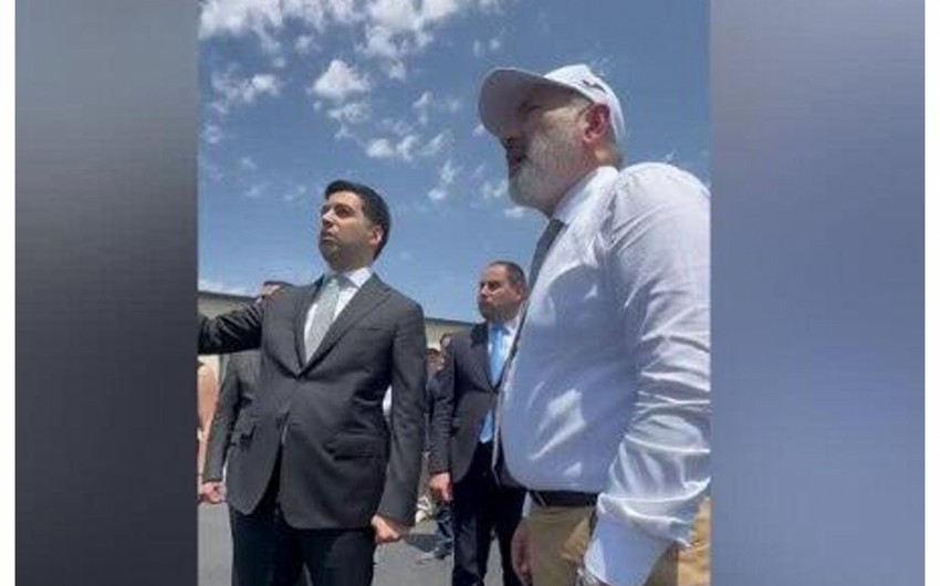 Pashinyan visits checkpoint on Armenian-Turkish border