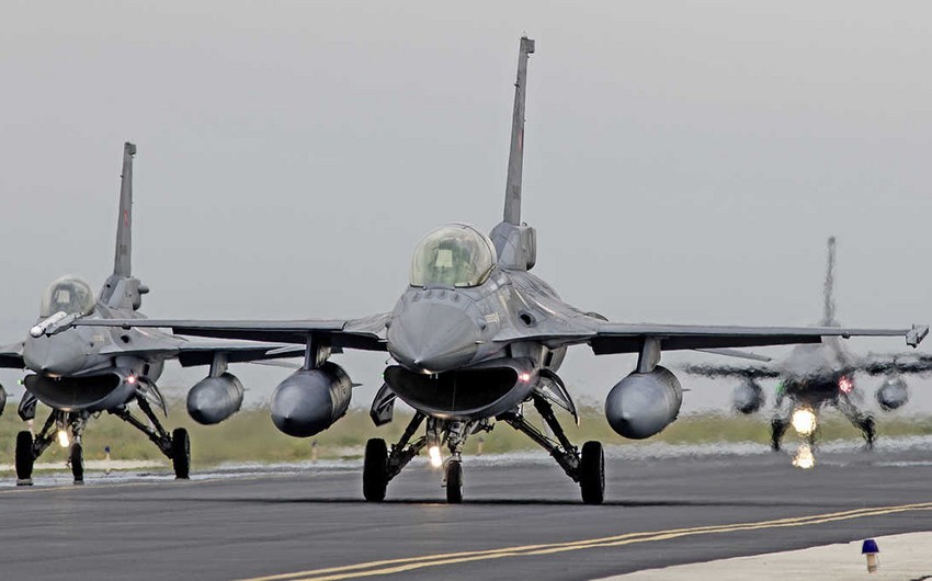 Ukraine receives first F-16 jets, officials say