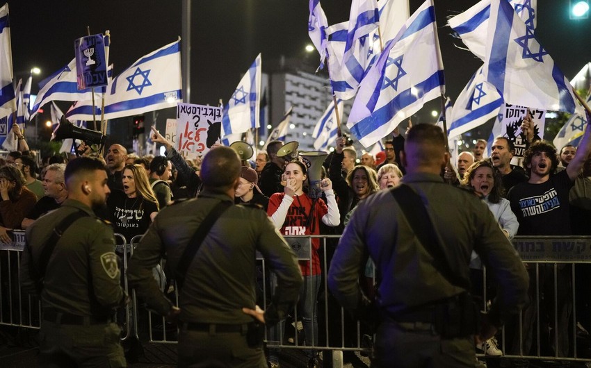 Protests in Israel over defense minister's resignation rumors