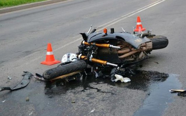 Motosiklet aşdı, sürücü öldü