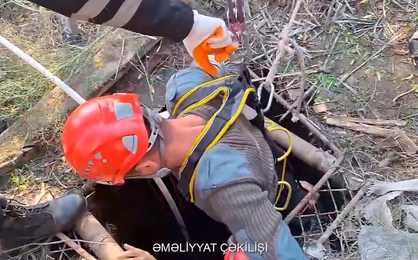 Bakıda su quyusuna düşən gənc xilas edilib - Video