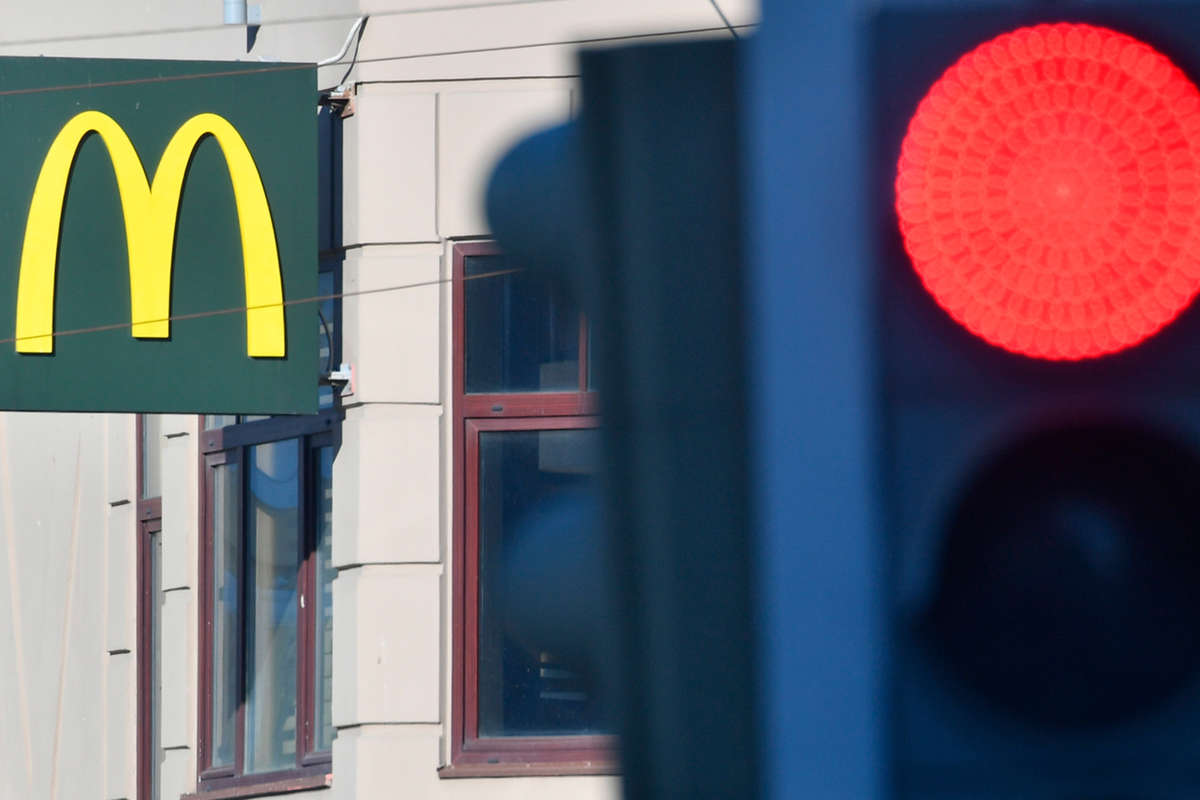 Yüzlərlə sakin McDonald's-a qarşı iddia qaldırıb