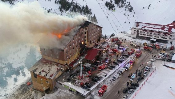 В Турции по делу о пожаре в отеле задержали двух чиновников