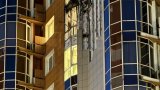 Обломки дрона повредили жилой дом в Москве