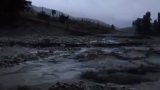 Сильный дождь в Губе вызвал наводнение и обрушил часть моста