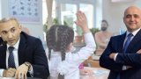 10 dəqiqəyə 3 min müraciət: Şagird yerdəyişməsi sistemi niyə yüklənir?