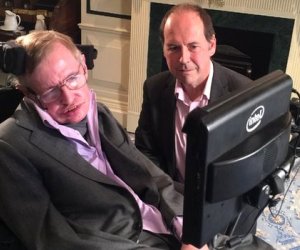 Stephen Hawking warns artificial intelligence could end mankind - VIDEO +Photo