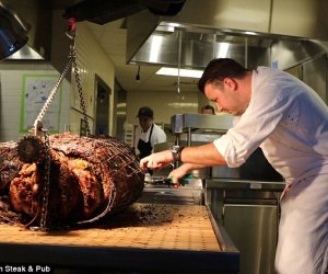 Restaurant invents the 'Lambpigcow' that makes the turducken look rather