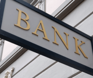 Azərbaycanda 5 bank bağlanır - Ekspert