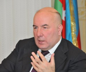 Elman Rüstəmovdan manatın taleyilə bağlı mühüm açıqlama