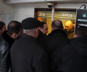 Bakının valyutadəyişmə məntəqələrində ajiotaj - ANN.TV