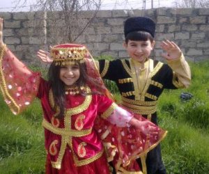 Obamanın təşəkkür etdiyi azərbaycanlı bacı-qardaş